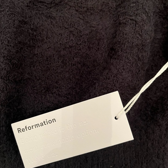 Reformation Monte two piece set. - Picture 2 of 4